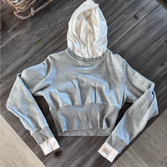 Nike Women's Gray and White Hoodie - Picture 1 of 6